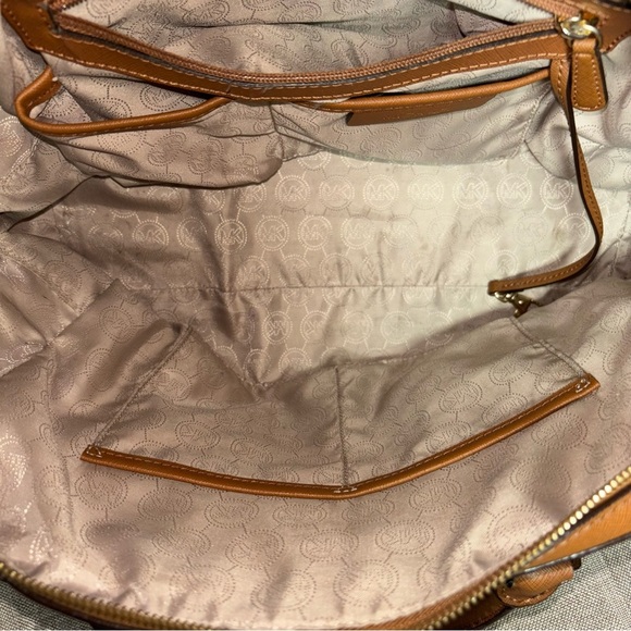 MICHAEL KORS Carmel Saffiano Satchel Shoulder bag. - Picture 11 of 11